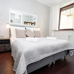 Inpoint 2-bedrooms With Private Garden And Free Parking *