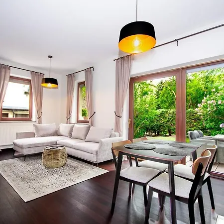 Inpoint 2-bedrooms With Private Garden And Free Parking Krakau