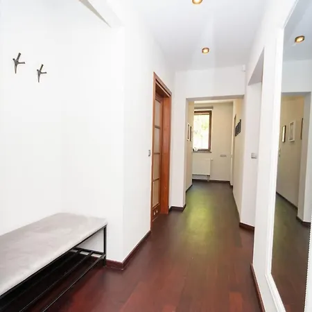 Inpoint 2-bedrooms With Private Garden And Free Parking