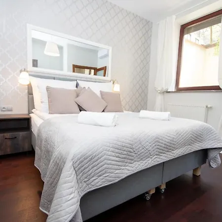 Inpoint 2-bedrooms With Private Garden And Free Parking *