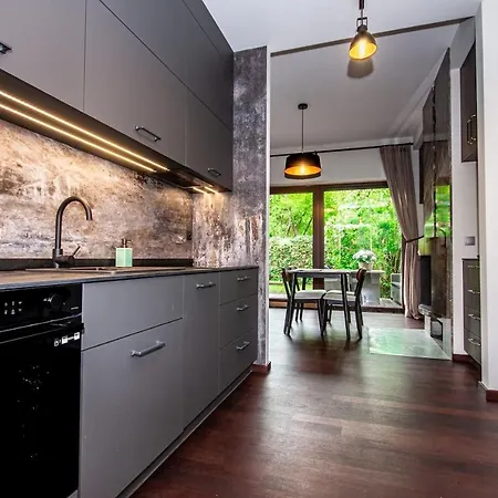 Inpoint 2-bedrooms With Private Garden And Free Parking