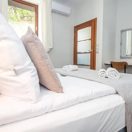 Inpoint 2-bedrooms With Private Garden And Free Parking * Krakau