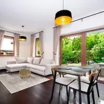 Inpoint 2-bedrooms With Private Garden And Free Parking Krakow