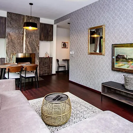 Daire Inpoint 2-bedrooms With Private Garden And Free Parking Krakow